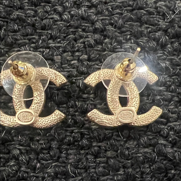 CHANEL Gold and Silver CC Earrings - Picture 4 of 11